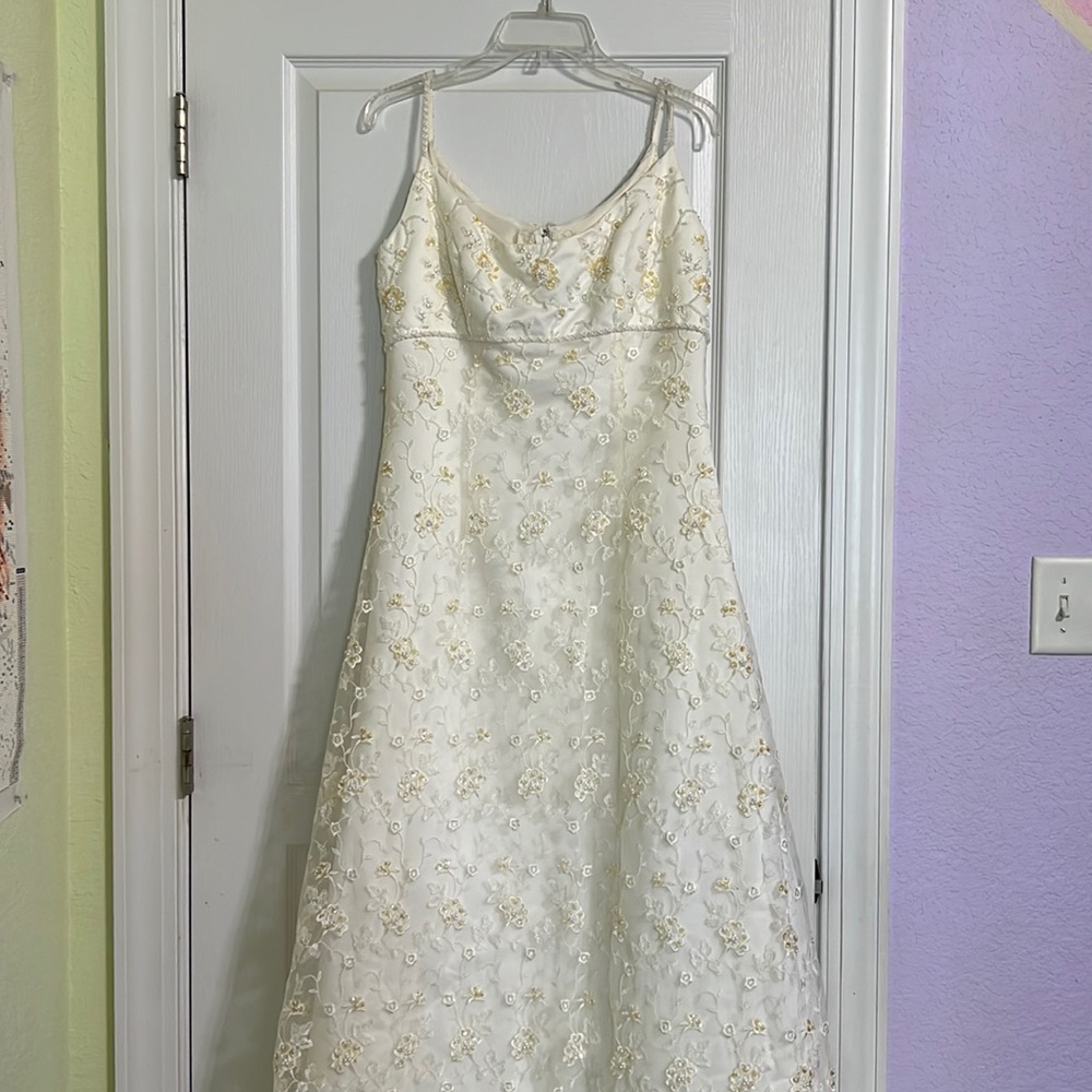 Oleg Cassini wedding dress